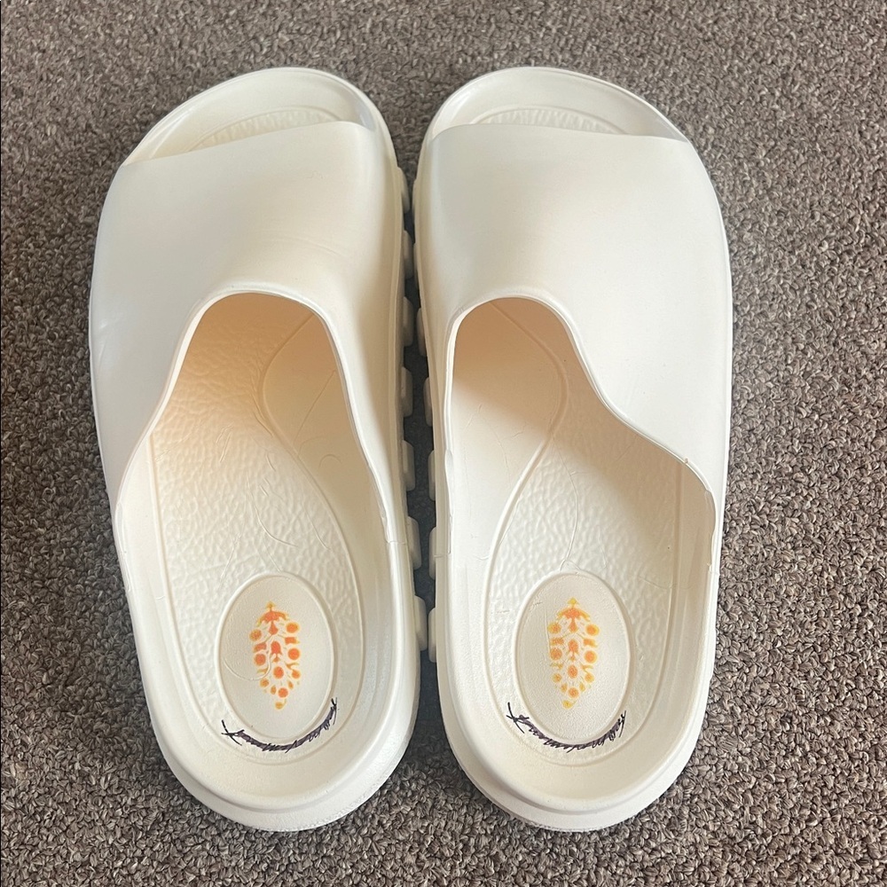 Free people half time slides in white size 11/EU41 NWOB - Picture 3 of 6